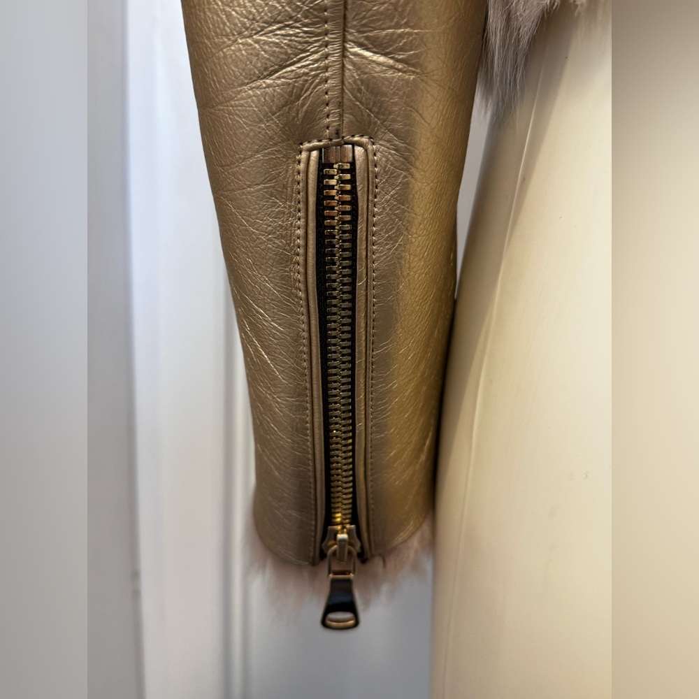 Exclusive Design Winter Jacket. Real leather, real fur. Size Small. New. - Picture 9 of 16